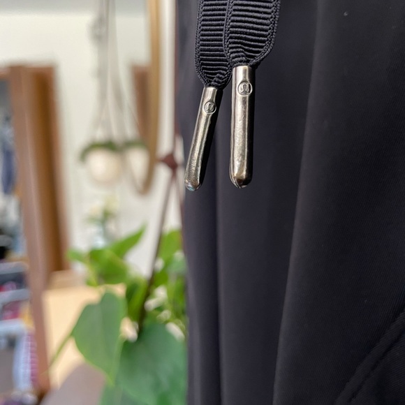 LULULEMON On the Fly Pants - Picture 3 of 4